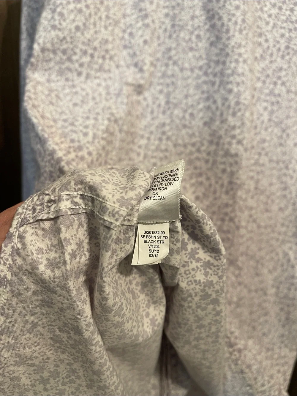 Banana Republic Men's White with Lilac Micro Design Dress Shirt Size L /16-16.5